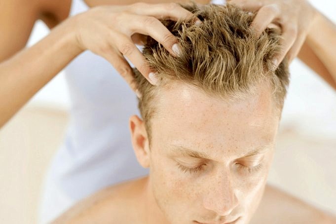 8 Einfache Möglichkeiten, Haarausfall In Den Schläfen Zu Reduzieren